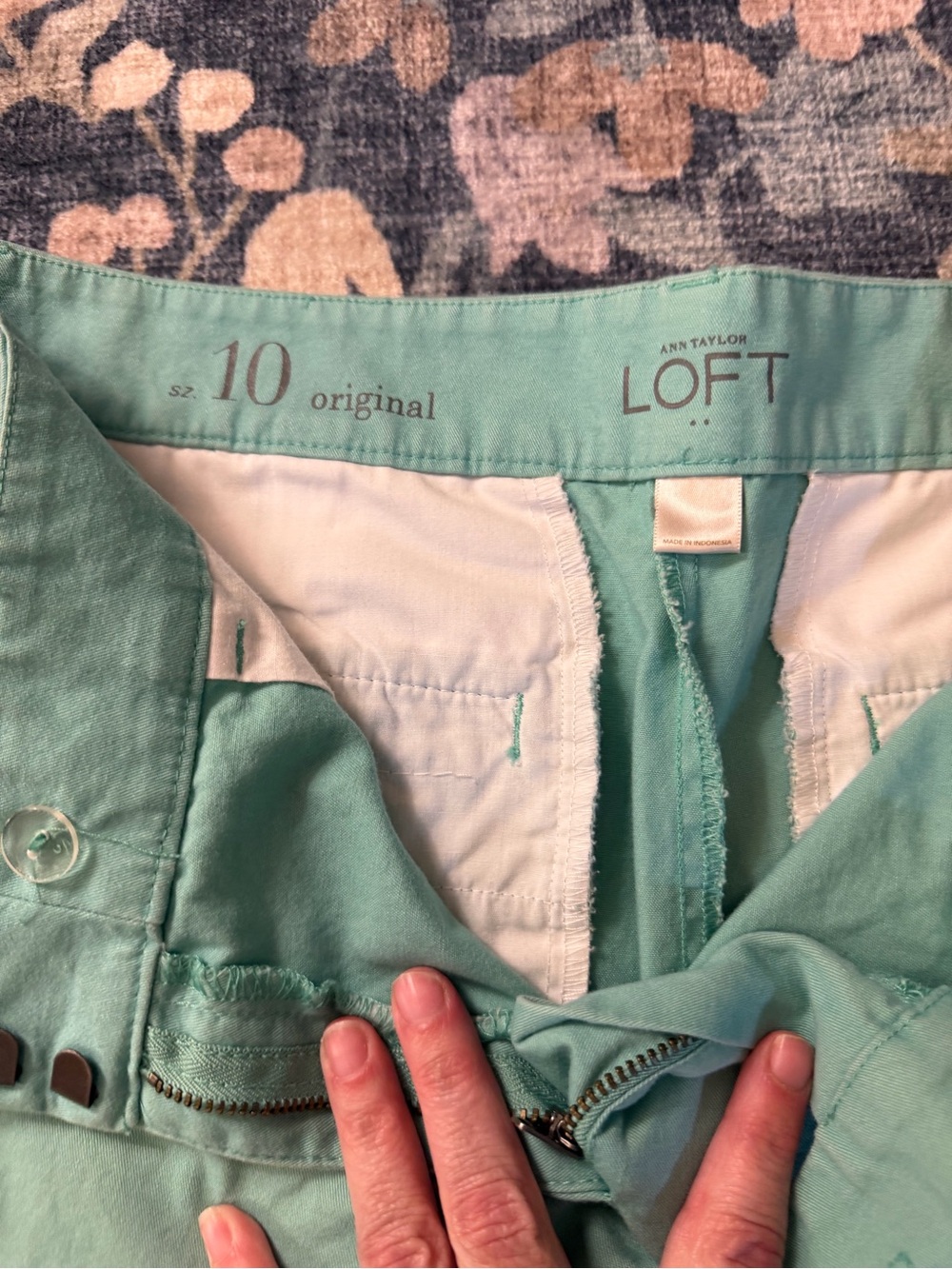 LOFT Mint Green Scalloped Hem Women's Shorts - Picture 2 of 4